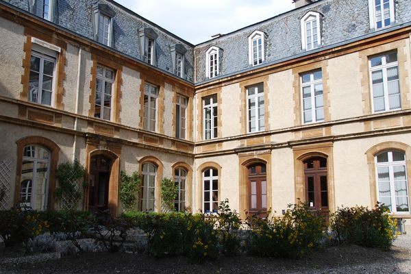 Bâtiment de l'hôtel du département de la Lozère