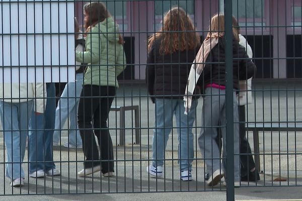 Dans ce collège en Mayenne, les éléves de quatrième sont sans professeurs de Français depuis 5 mois