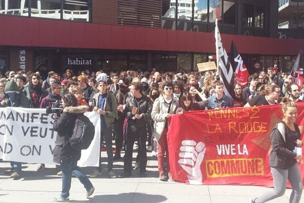 La manifestation regroupe environ 300 étudiants à Rennes