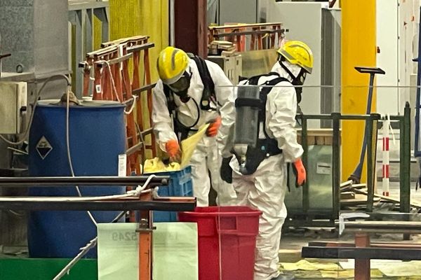 La flaque d'acide chlorhydrique avait atteint 10 m2 à l'arrivée des pompiers