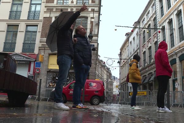 La quasi-totalité des habitants évacués dans la nuit du samedi 26 au dimanche 27 novembre 2022 vont pouvoir regagner leur logement, rue Lepelletier à Lille.