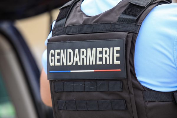 Une femme gravement blessée à Rochefort-Samson (Drôme) : les gendarmes recherchent activement un homme ce vendredi 6 octobre 2023.