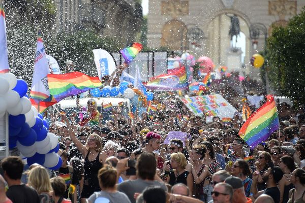 Chaque année depuis un quart de siècle, la marche des fiertés et diversités, connue aussi sous le nom de gay-pride, se déroule à Montpellier. 8000 personnes y ont participé en 2017. 