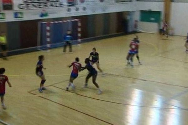 Les handballeuses de l'ACH en rouge samedi à Mérignac