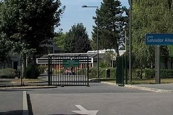 L'entrée du Lycée Salvador Allende d'Hérouville-Saint-Clair (archives)