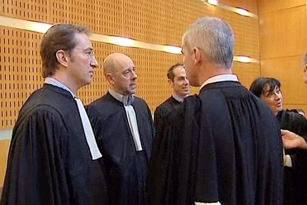 Montpellier - les avocats du procès du 3e RPIMa de Carcassonne dans la salle d'audience - 12 avril 2013.