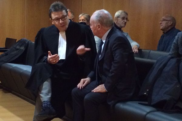 L'ancien directeur du CHU est venu plaider la relaxe avec son avocat après avoir été condamné à 18 mois de prison ferme en première instance