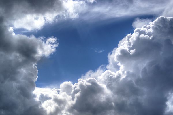 Les orages s'éloignent momentanément.