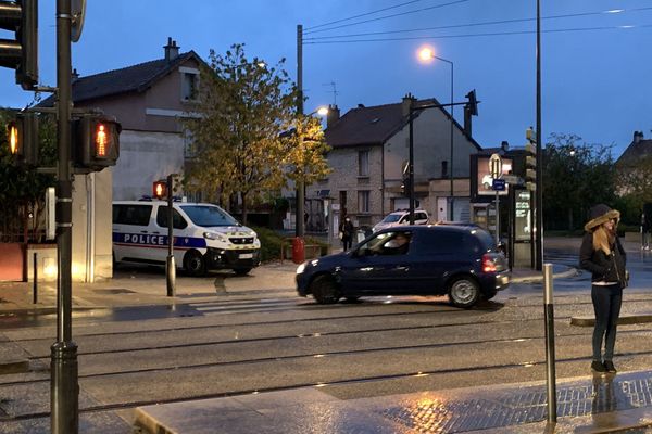 La police avait mené une perquisition sur l'avenue de Laon, à Reims (Marne), tôt le matin du mardi 6 octobre 2020.