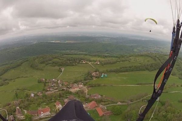 Salins-les-Bains : le stage de parapente qui mène vers l'autonomie