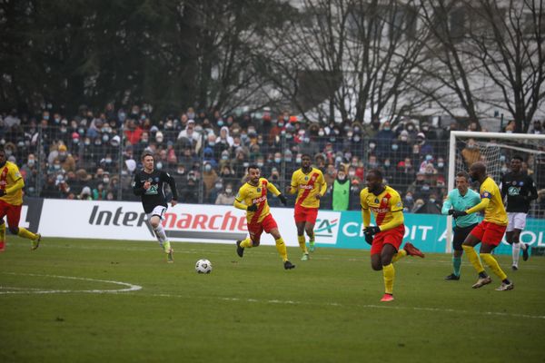 En 2021, la rencontre de Coupe de France Poitiers - RC Lens soldée par la victoire du RC Lens 1-0.