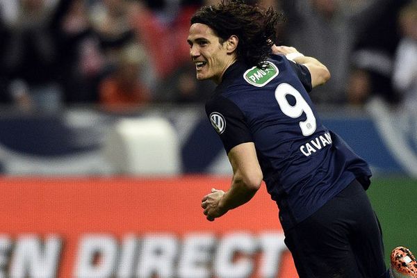 Cavani a libéré Paris à la 65e minute de la finale de la Coupe de France. 