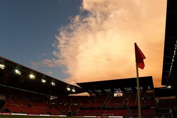 A l'entrée du Roazhon Park de Rennes une soixantaine de supporters en sont venus aux mains