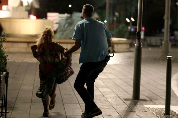 "C'était un chaos absolu, des gens hurlaient", a raconté un journaliste de l'AFP présent jeudi soir sur la Promenade des Anglais à Nice,