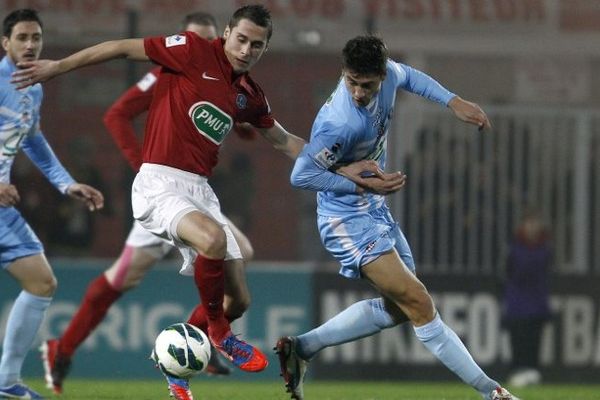 Rémy Dugimont est la première recrue du Clermont Foot Auvergne pour la saison 2013/2014. Attaquant, il a inscrit douze buts au cours de la dernière saison de National avec le FC Rouen.