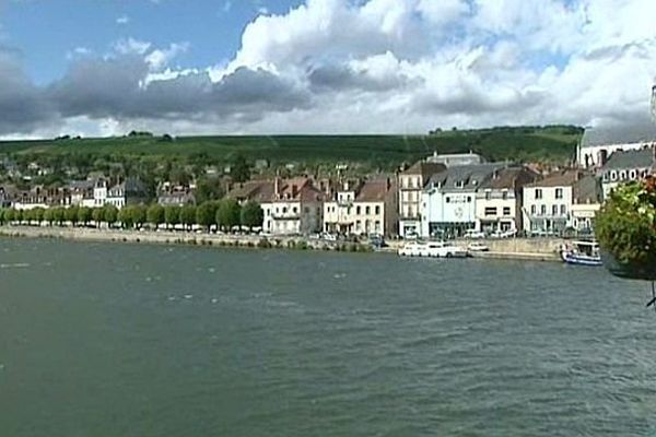 La ville de Joigny dans l'Yonne