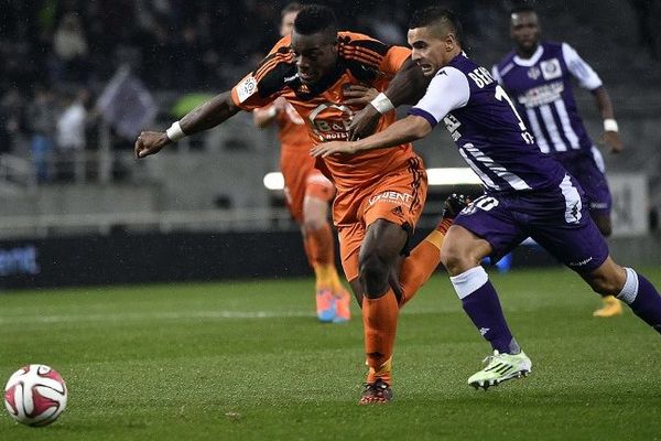 Wissam Ben Yedder face à Lamine Kone 