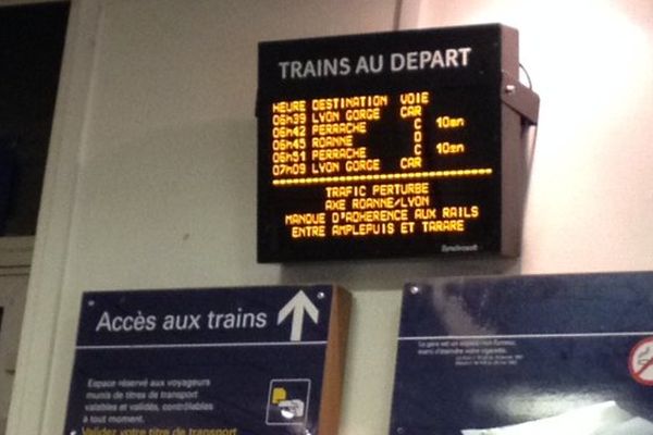 En gare de l'Arbresle( Rhône) jeudi 5 novembre à 6h30