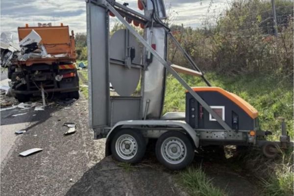 L'accident entre un camion et un véhicule de la Dir Est s'est produit sur la RN57 à hauteur de Saint-Remimont dans les Vosges, mercredi 16 octobre 2024.