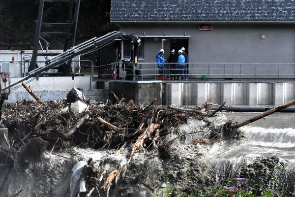 L'heure est aux nettoyage des cours d'eau après les inondations du 7 septembre 2024.