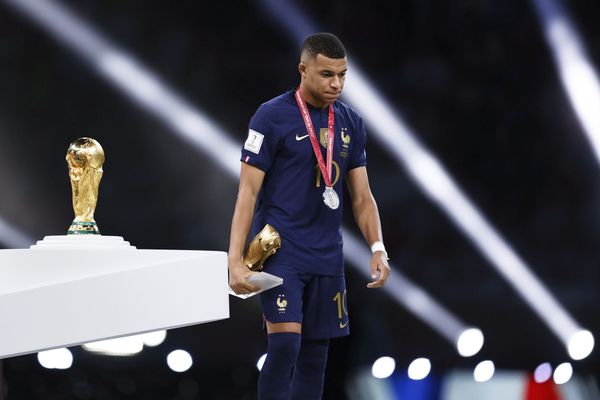 Le retour des bleus à Paris.