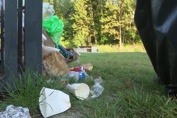 Les jardiniers de la ville de Limoges passent 15 % de leur temps à ramasser les déchets.