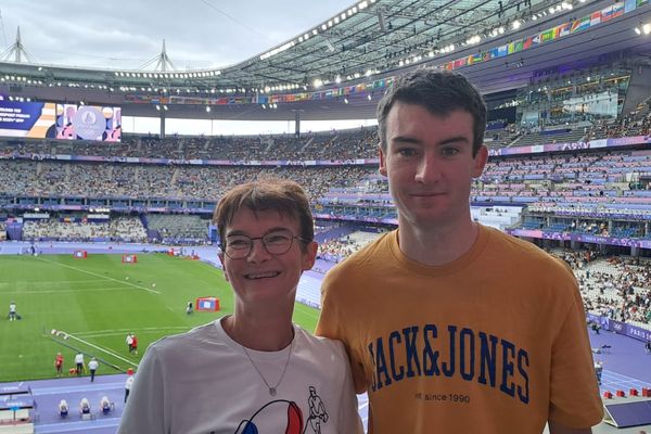 Fans de sports, les Normands Isabelle et son fils Thomas ont assisté à près de dix jours de compétitions lors des Jeux Olympiques de Paris 2024.