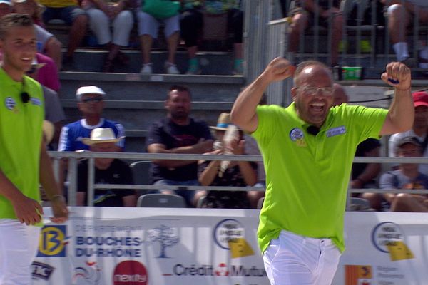 Vigo Dubois laisse exploser sa joie après sa qualification pour la finale du mondial à pétanque