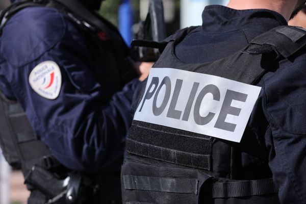 Un adolescent de 13 ans a été mis en examen et placé sous contrôle judiciaire pour apologie du terrorisme, après avoir été interpellé et placé en garde à vue à Mont-Saint-Martin (Meurthe-et-Moselle).