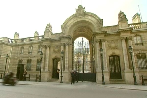 offense à l'Elysée : des miettes de pain dans le courrier