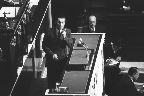 Jean Royer, maire de Tours et Ministre du commerce, à l'Assemblée nationale en 1973.