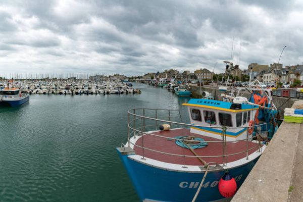 Ciel tourmenté à St-Vaast-la-Hougue (50), ce LUNDI.