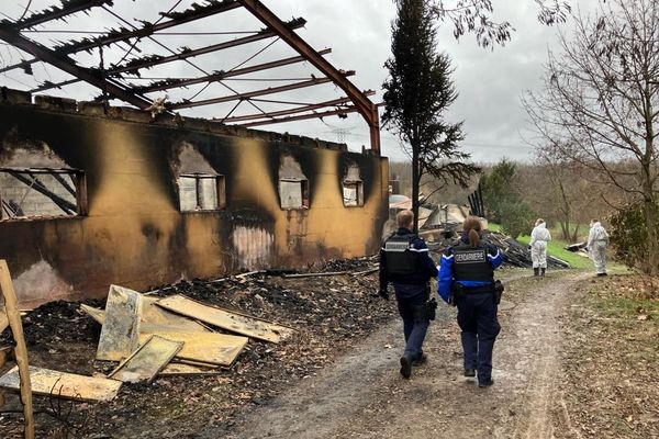 L'ensemble du troupeau, soit 400 chèvres, a péri dans les flammes.