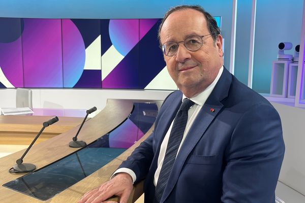 François Hollande est l'invité de Dimanche en Politique