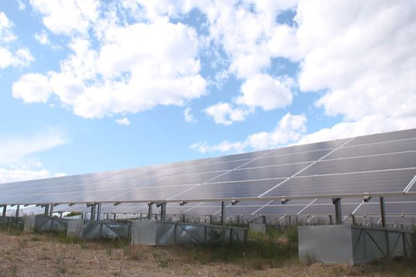 Le parc de 715 panneaux solaires a été financé par l'association citoyenne et la région. 