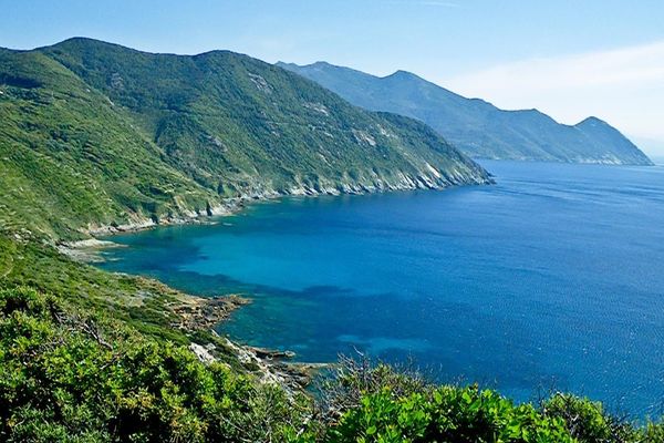 La cap Corse, entre mer et montagne est une partie très préservée de la Corse 