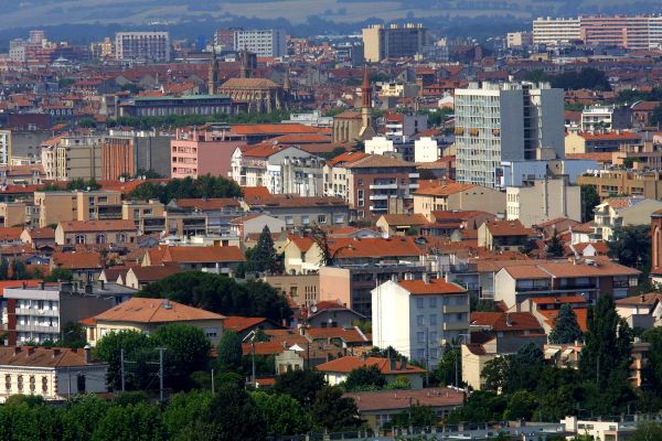 Après trois confinements et la possibilité d'autres périodes de restriction des déplacements, les citadins aspirent à prendre la clé des champs.