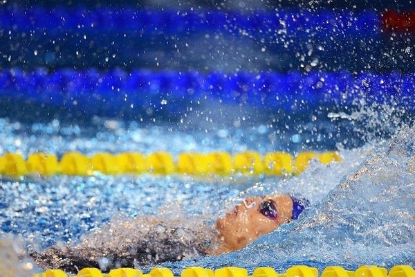 Laure Manaudou en finale du 100 m dos au championnat de France 2012