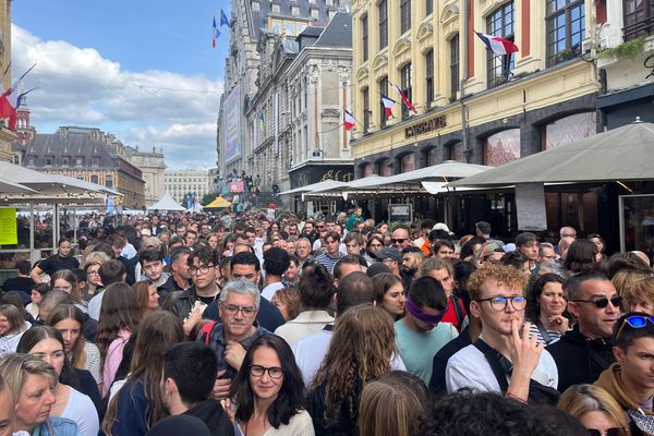 Il y a du monde pour ce week-end de braderie, à Lille.