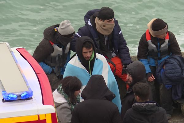 Ce 2 février 2024, l'association Utopia 56 a porté plainte contre les autorités et secours franco-britanniques pour "homicide involontaire"  lors du naufrage de 50 migrants le 14 décembre 2022.