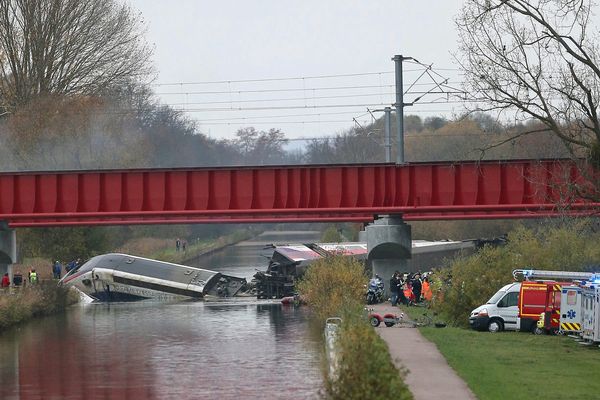 Un TGV a déraillé sur la ligne à grande vitesse Paris-Strasbourg, le 14 novembre 2015.