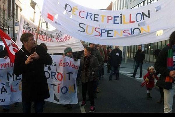 150 enseignants et parents d'élève ont défilé à Rouen.