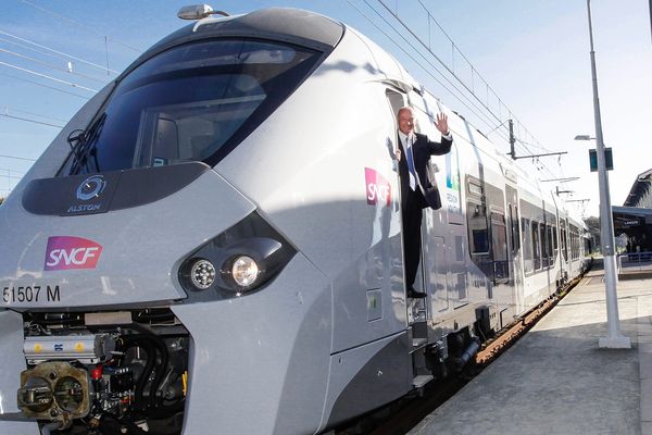 Voyage inaugural du TER Regiolis en Aquitaine en avril 2014