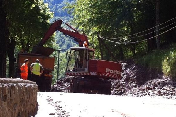 L'éboulement a coupé la route entre Luchon et Superbagnères