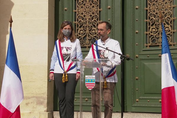 Béziers (Hérault) - le maire Robert Ménard et son épouse, députée de l'Hérault lors de l'hommage à l'enseignant décapité Samuel Paty - 19 octobre 2020.