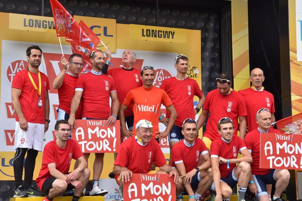 Le Vélo Club de Tucquenieux (54) et David Moncoutié, ancien cycliste du Tour, sont monté sur le podium de la 3ème étape du Tour de France, un heure avant les coureurs. 