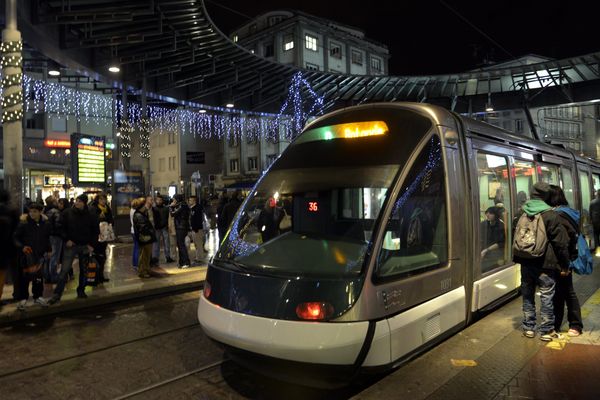 La station "Homme de Fer" restera desservie normalement pendant le marché de Noël 2024.