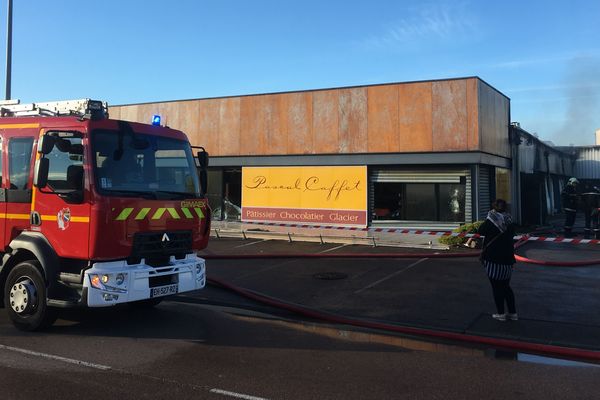 Le préjudice de l'incendie des établissements Pascal Caffet à Pont Ste-Marie s'élève à 2 millions d'euros de matériel dans le laboratoire et 2 millions d'euros pour le bâtiment.