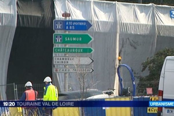 Tours (Indre-et-Loire) : environ 8.000 véhicules circulent sur le pont de l'Alouette chaque jour et jusqu'à 600 convois exceptionnels par an. 