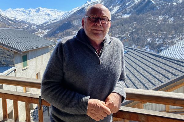 René Meilleur, 3 étoiles à Saint-Martin-de-Belleville (Savoie), face au coronavirus : "je pensais avoir la grippe avec une forte fièvre, des courbatures, des maux de tête insoutenables, et un peu de toux.” 